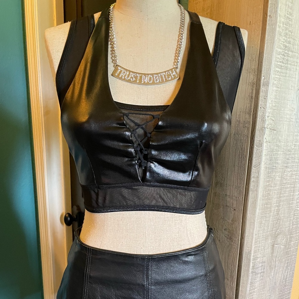 ELECTRIC YOGA Rocker Chic Look Black Faux Leather Mesh Sports Bra Women’s Size M